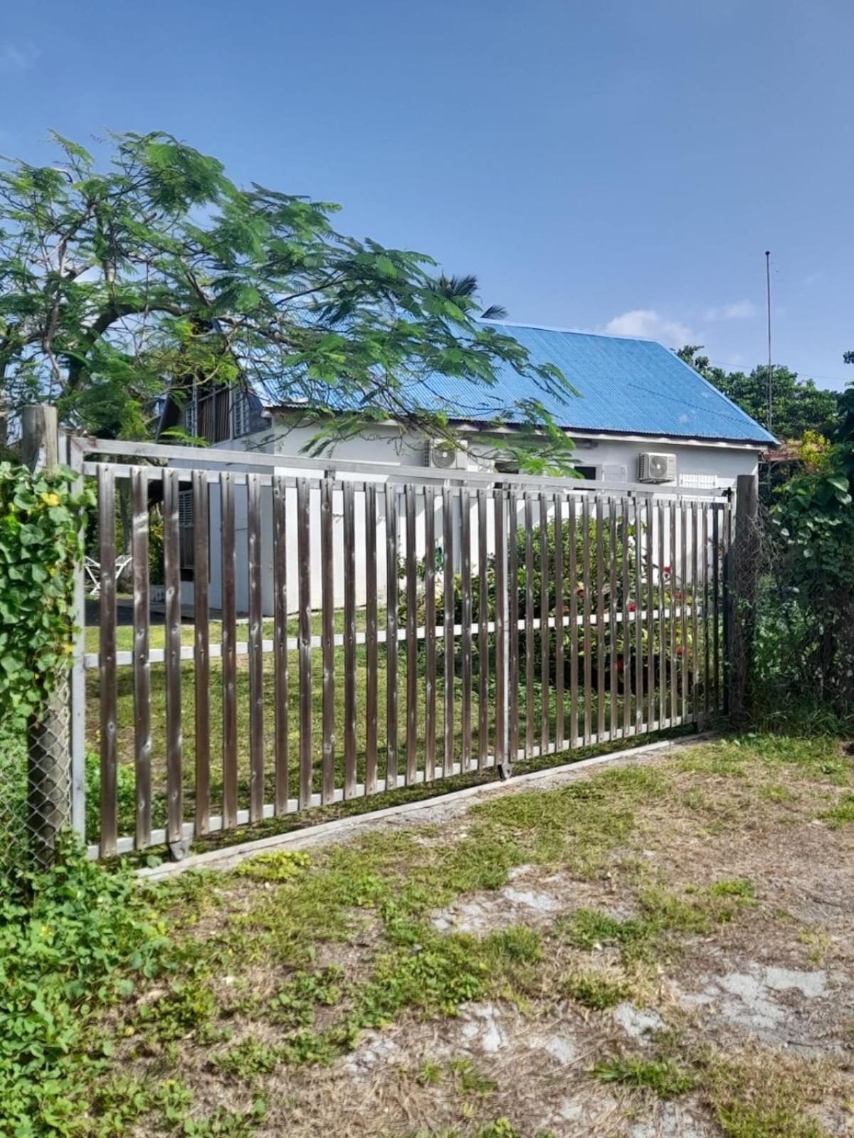 Maison Bord De Mer A 100 M Saint-Francois  Buitenkant foto